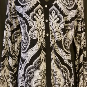 INC BLACK & WHITE BLOUSE W/ CRYSTAL ACCENTS.